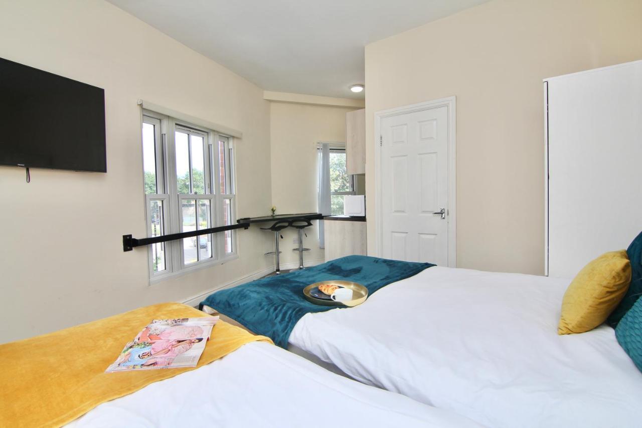 Elegant Studio 5 Mins Walk To Coventry Transport Museum Apartment Exterior photo